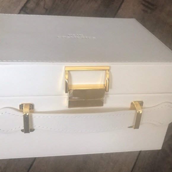 D24 K Cosmetics - Picture 2 of 3